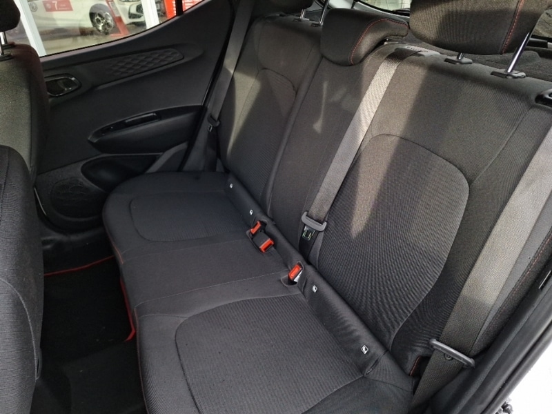 Used Hyundai i10 2023 for sale - 76451612: Photo 6