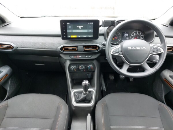 Used Dacia Sandero Stepway 2023 for sale - 76233116: Photo 2