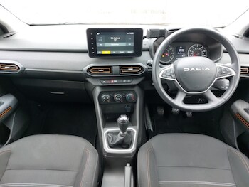 Used Dacia Sandero Stepway 2023 for sale - 76233116: Photo 2