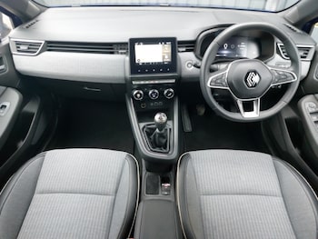 Used Renault Clio 2024 for sale - 79466260: Photo
