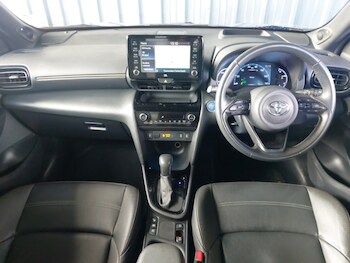 Used Toyota Yaris Cross 2022 for sale - 76182930: Photo 2