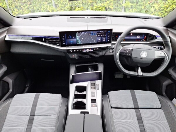 Used Vauxhall Grandland 2025 for sale - 76275311: Photo 2