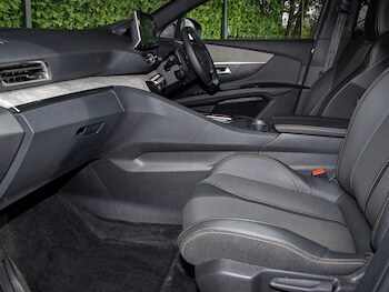 Used Peugeot 5008 2024 for sale - 76952143: Photo