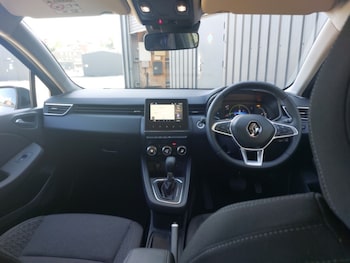 Used Renault Clio 2023 for sale - 78674935: Photo