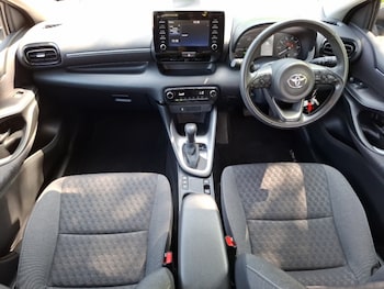 Used Toyota Yaris 2023 for sale - 79356065: Photo
