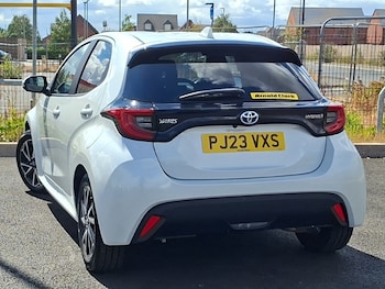 Used Toyota Yaris 2023 for sale - 79432403: Photo