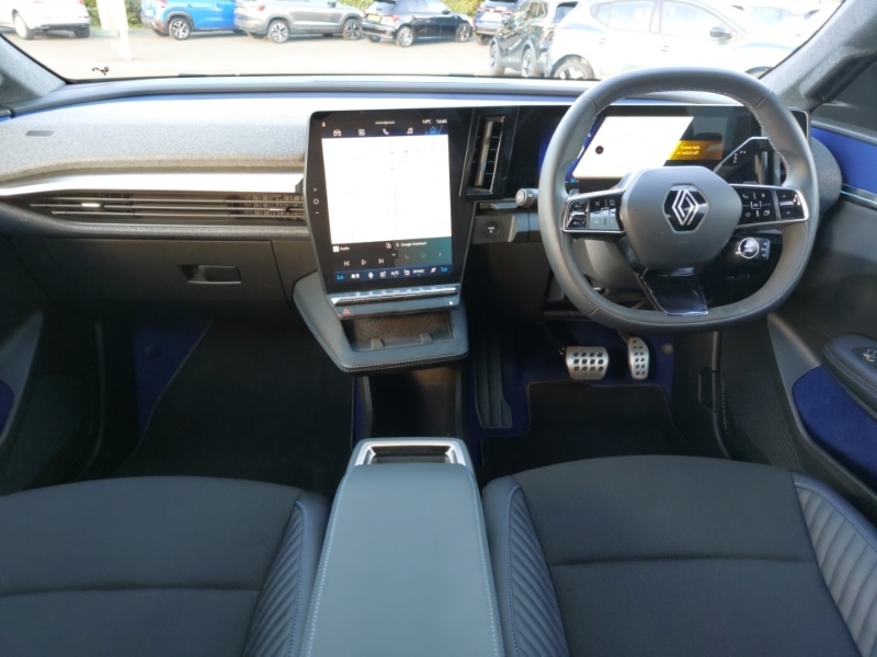 Used Renault Scenic E-Tech 2024 for sale - 76695027: Photo 2