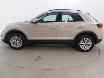 Used Volkswagen T-Roc 2023 for sale - 77395584: Photo