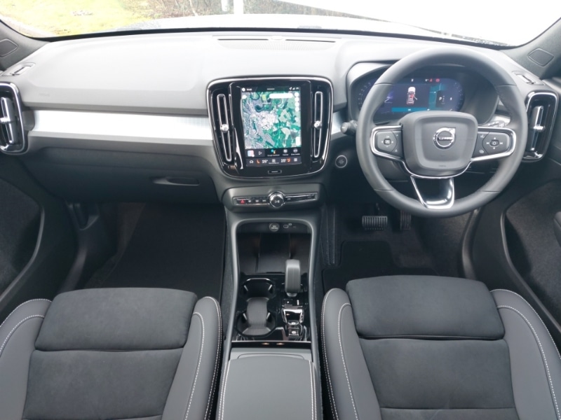 Used Volvo XC40 2025 for sale - 78074976: Photo 2