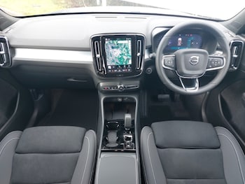 Used Volvo XC40 2025 for sale - 78074976: Photo