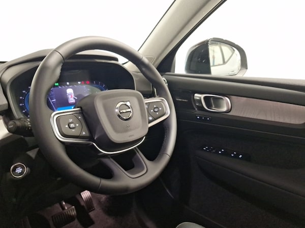 Used Volvo XC40 2024 for sale - 76335420: Photo 10
