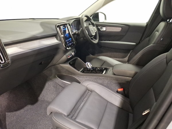 Used Volvo XC40 2024 for sale - 76335420: Photo 5