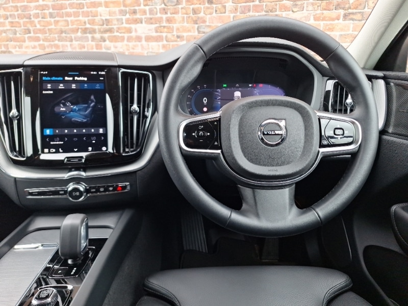 Used Volvo XC60 2023 for sale - 76107651: Photo 7