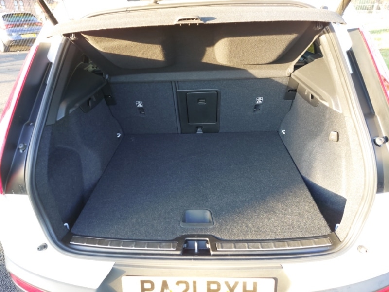 Used Volvo XC40 2021 for sale - 76764233: Photo 8