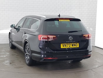 Used Volkswagen Passat 2022 for sale - 77690509: Photo