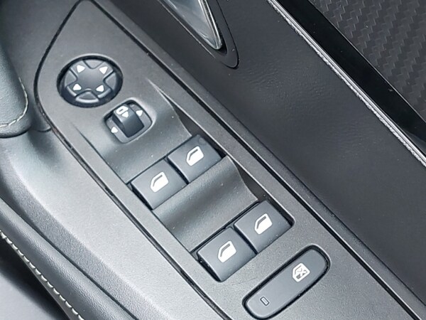 Used Peugeot 2008 2020 for sale - 76252092: Photo 12