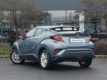 Used Toyota C-HR 2022 for sale - 77353355: Photo