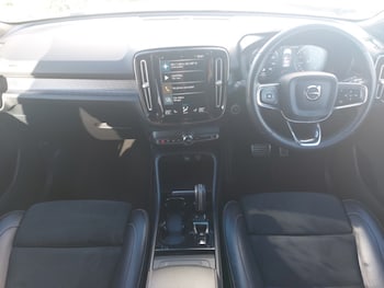 Used Volvo XC40 2021 for sale - 76269335: Photo 2