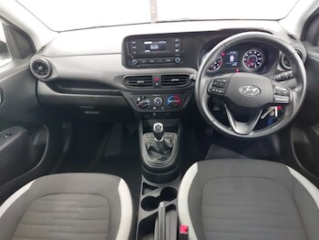 Used Hyundai i10 2023 for sale - 76160085: Photo 2