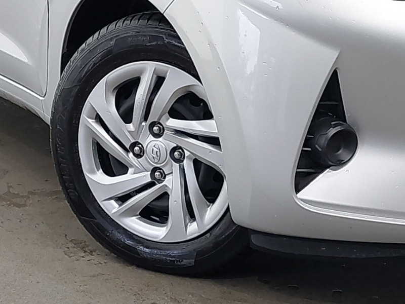 Used Hyundai i10 2023 for sale - 76160085: Photo 9