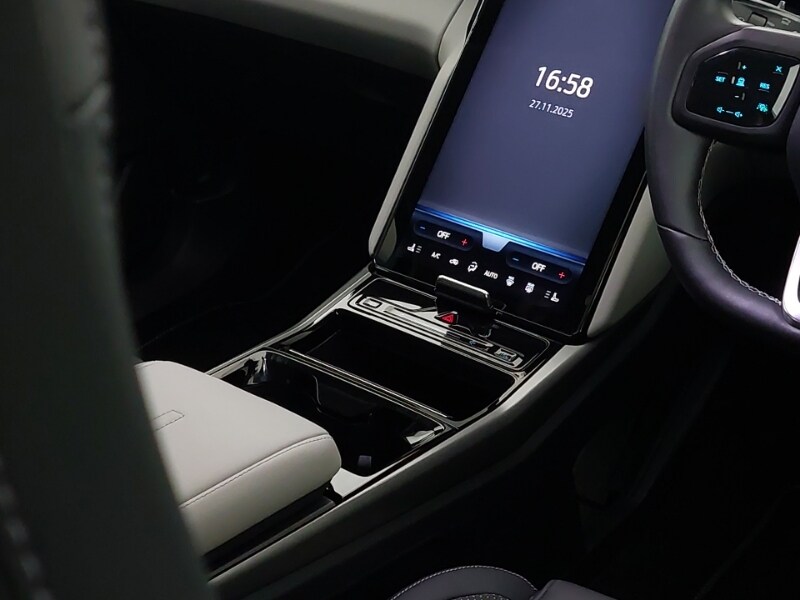 Used Ford Explorer 2025 for sale - 76817043: Photo 11