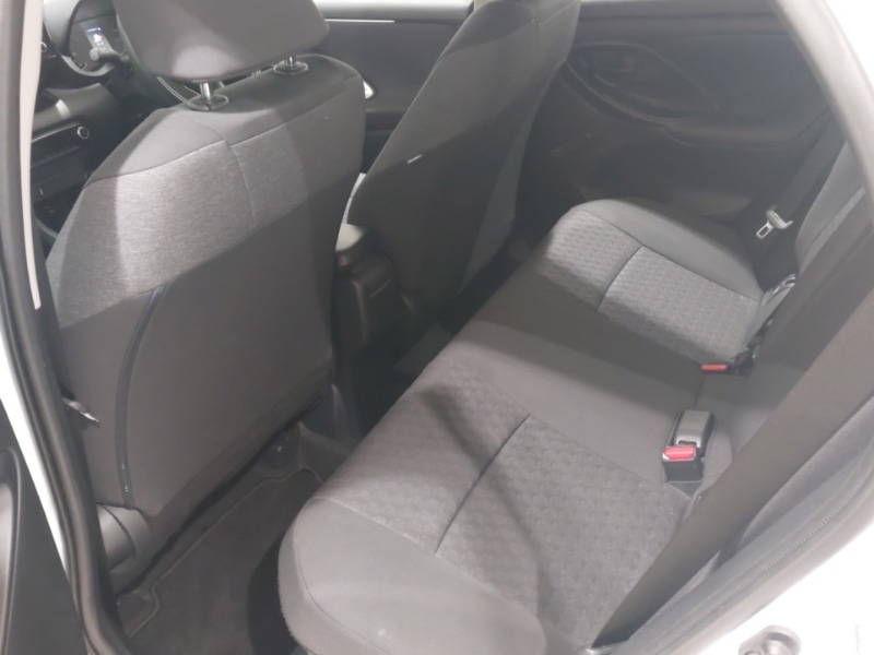 Used Toyota Yaris 2023 for sale - 77876335: Photo 6