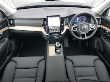 Used Volvo XC90 2025 for sale - 77467636: Photo