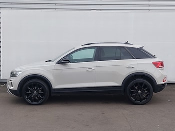 Used Volkswagen T-Roc 2023 for sale - 79200973: Photo