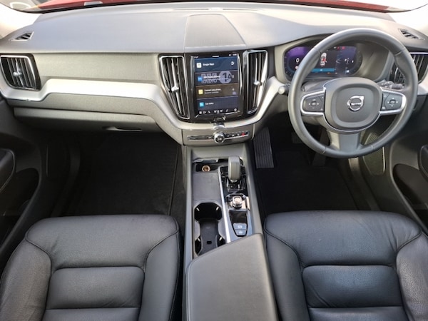 Used Volvo XC60 2022 for sale - 76288936: Photo 2