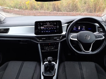 Used Volkswagen T-Roc 2023 for sale - 79223538: Photo