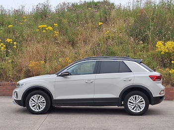 Used Volkswagen T-Roc 2023 for sale - 79223538: Photo