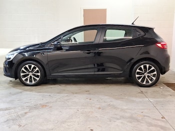 Used Renault Clio 2021 for sale - 76975326: Photo