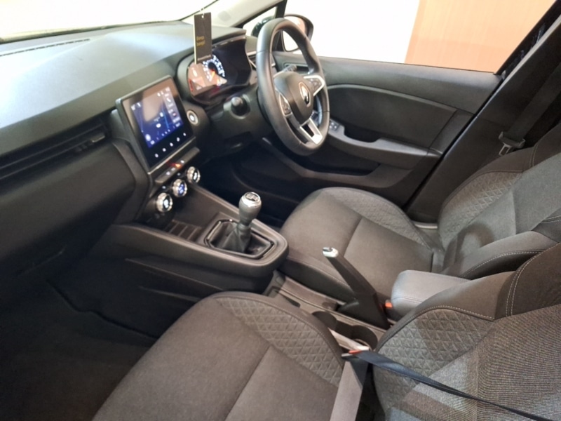 Used Renault Clio 2021 for sale - 76975326: Photo 5