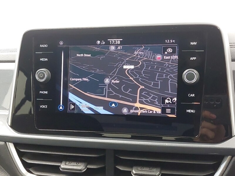 Used Volkswagen T-Roc 2023 for sale - 76532763: Photo 11