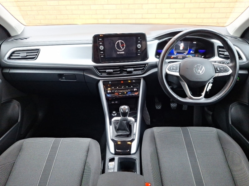 Used Volkswagen T-Roc 2022 for sale - 76335387: Photo 2