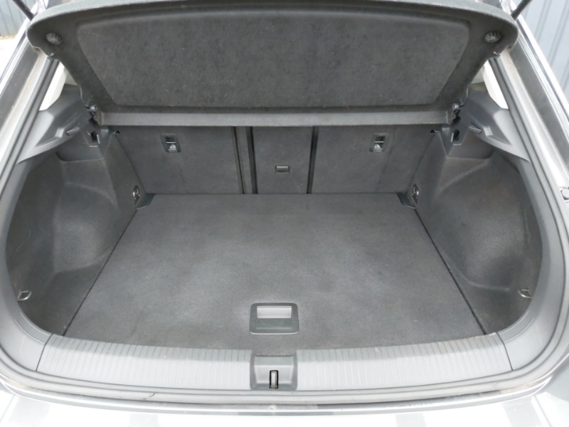 Used Volkswagen T-Roc 2023 for sale - 76770880: Photo 8