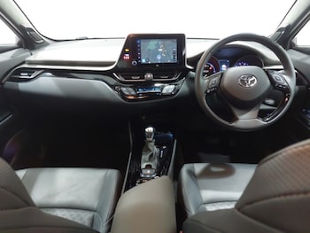 Used Toyota C-HR 2022 for sale - 76207935: Photo 2