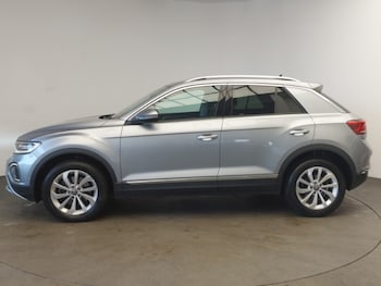 Used Volkswagen T-Roc 2023 for sale - 78381337: Photo