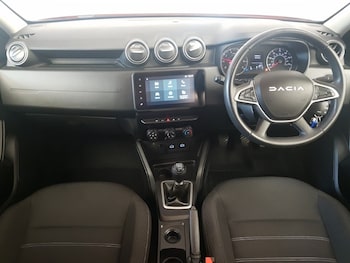 Used Dacia Duster 2023 for sale - 76165649: Photo 2