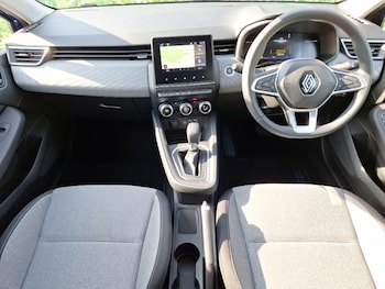 Used Renault Clio 2024 for sale - 78328296: Photo