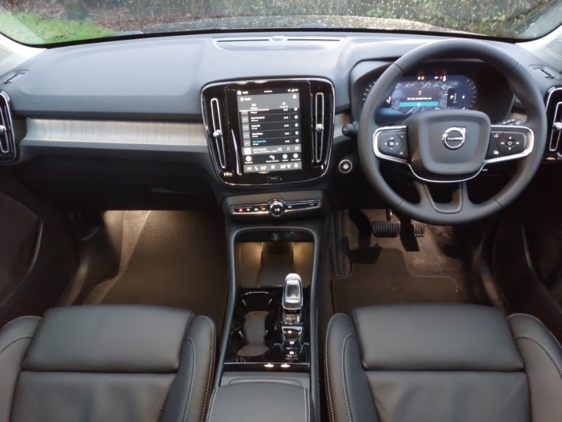 Used Volvo XC40 2025 for sale - 76970927: Photo 2