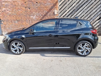 Used Renault Clio 2023 for sale - 76983767: Photo