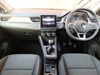 Used Renault Captur 2022 for sale - 76912369: Photo