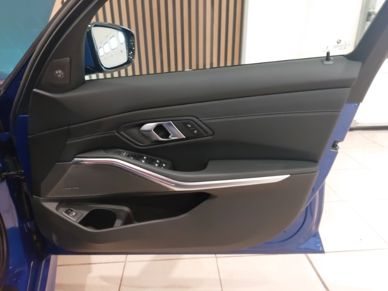 Used BMW 3 Series 2024 for sale - 76849545: Photo 10