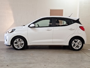 Used Hyundai i10 2023 for sale - 78567332: Photo