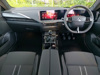 Used Vauxhall Astra 2025 for sale - 76212380: Photo 2