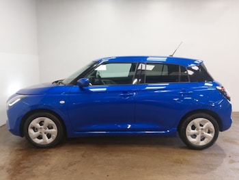 Used Suzuki Swift 2024 for sale - 77059987: Photo