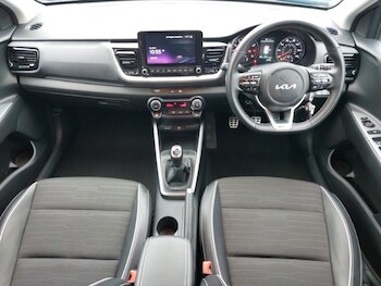 Used Kia Stonic 2023 for sale - 77330094: Photo