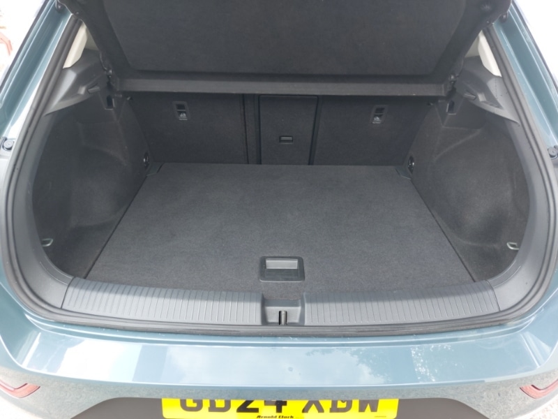 Used Volkswagen T-Roc 2024 for sale - 76700528: Photo 8