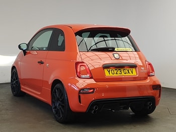 Used Abarth 695 2023 for sale - 79235294: Photo